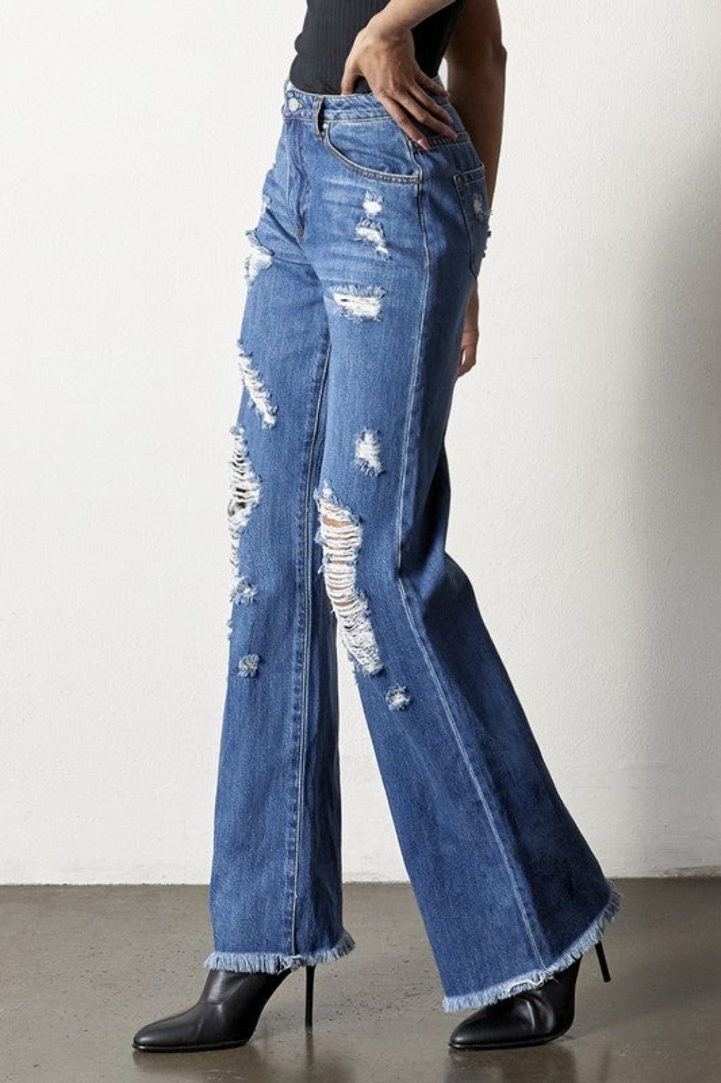 Dani distressed Dad Jeans - Unbroken Badass